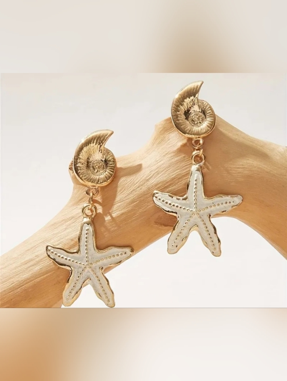 Trendy  Gold and White Starfish Drop Earrings NIP!